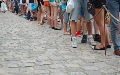 Chapitre 3 : Le plus typique… …les queues. En URSS quand on part « faire des courses » ce serait plutôt… « faire du surplace »!